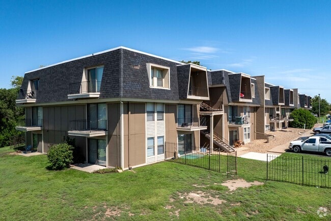 Building Photo - Kingston Cove Apartments