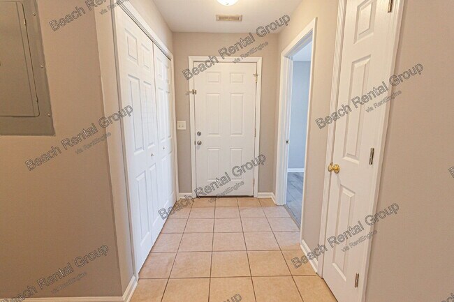 Foto del edificio - 4850 Meadowsweet Dr