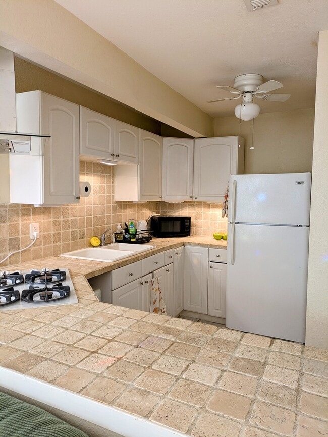 Kitchen - 5 Vendola Dr