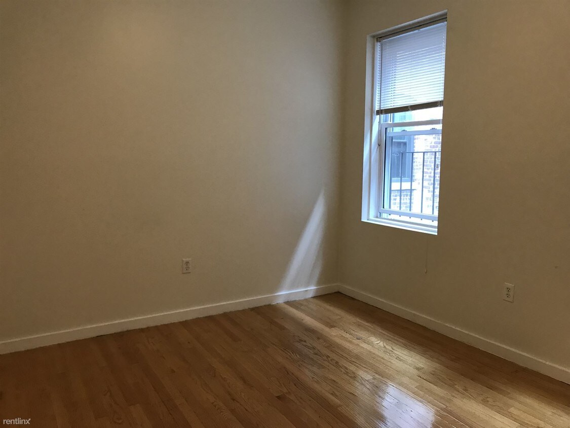 Building Photo - 165 Hemenway St