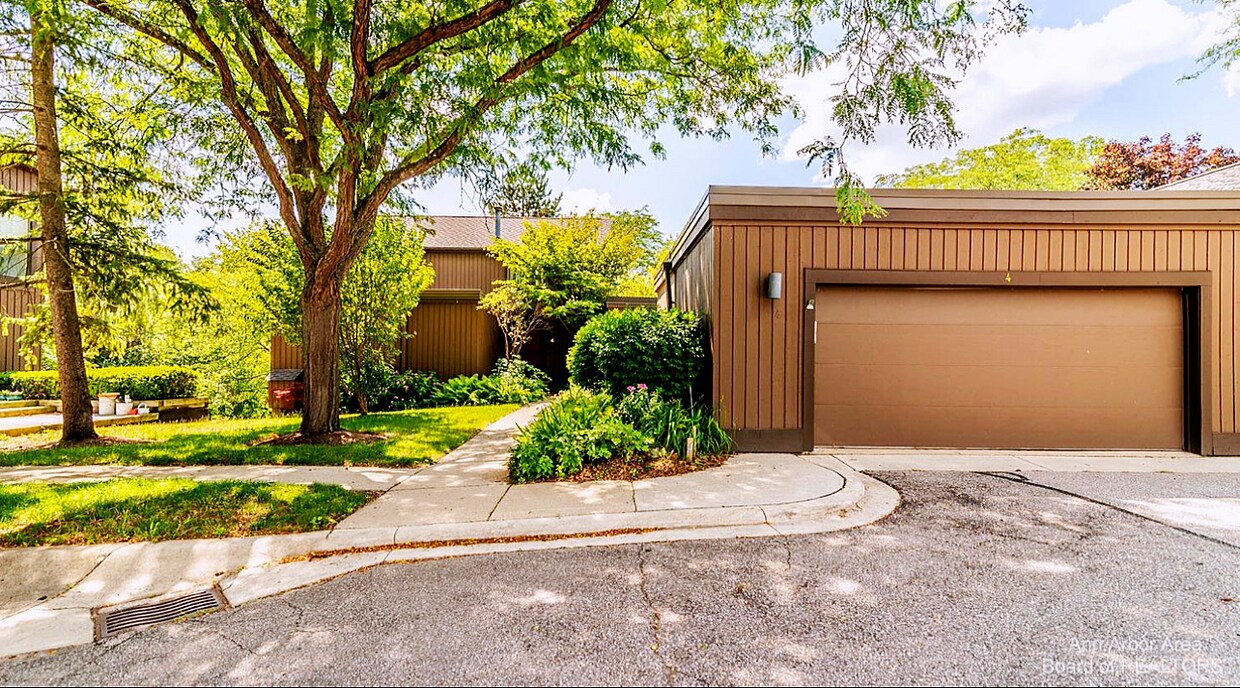 Foto principal - 4 Southwick Ct
