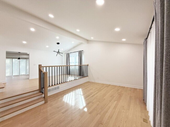 Building Photo - 3103 N Wilshire Ln