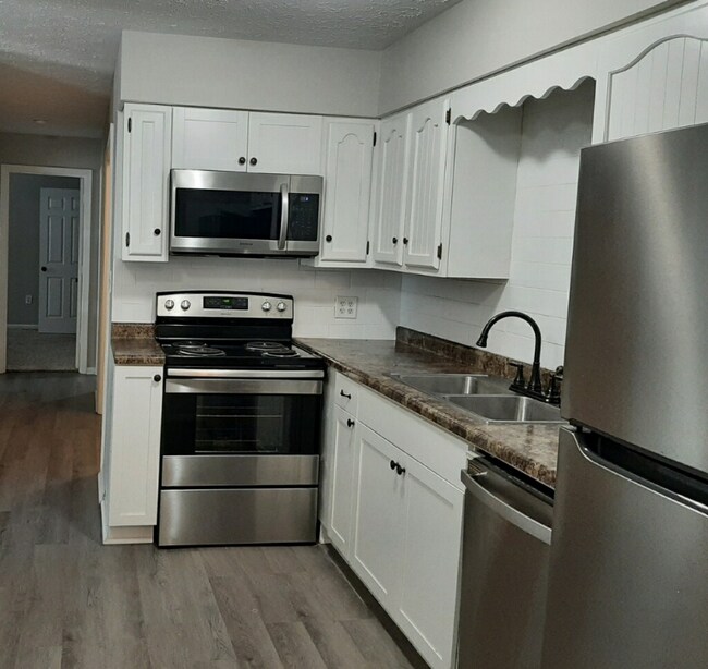 Building Photo - 101 Molloy Ct
