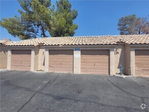 Building Photo - 1608 N Torrey Pines Dr