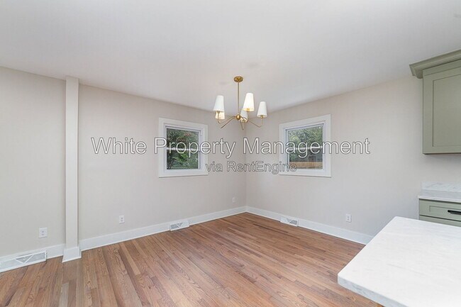 Foto del edificio - 2117 Emerywood Dr