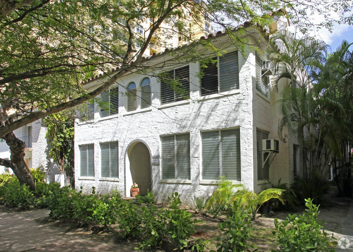 Primary Photo - 131 Zamora Ave