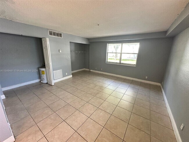Foto del edificio - 4251 NW 5th St