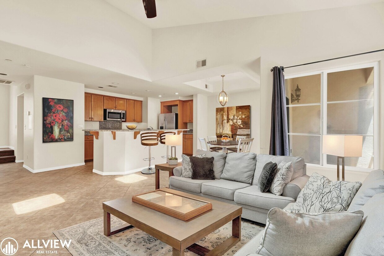 Primary Photo - 3 Bed, 3 Bath Townhome in Prime Hillcrest ...