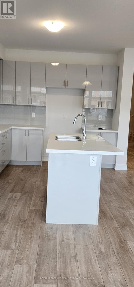 Building Photo - 651 Pollock Grv