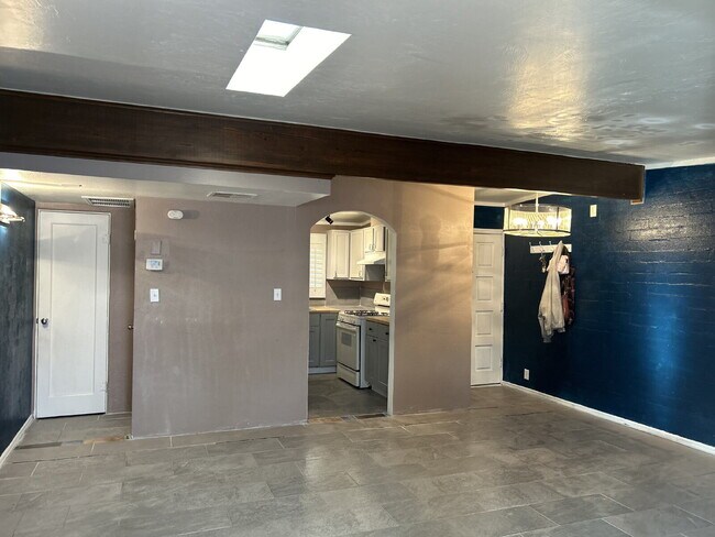Foto del edificio - 3702 E 22nd St
