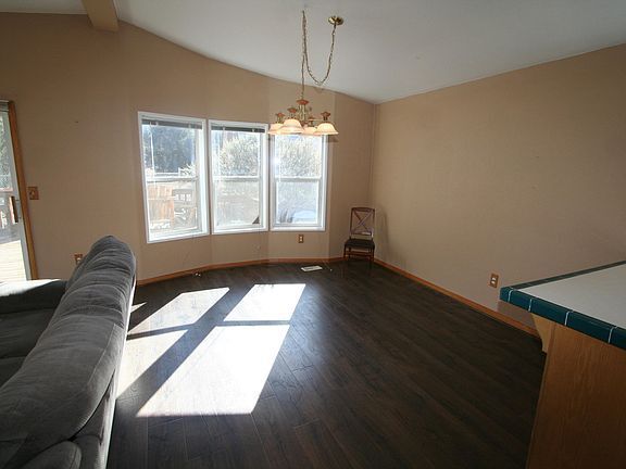 Building Photo - 3 BR 2 BA single story home