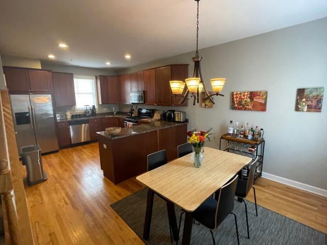 Foto del edificio - 2 bedroom in Oak Park IL 60301
