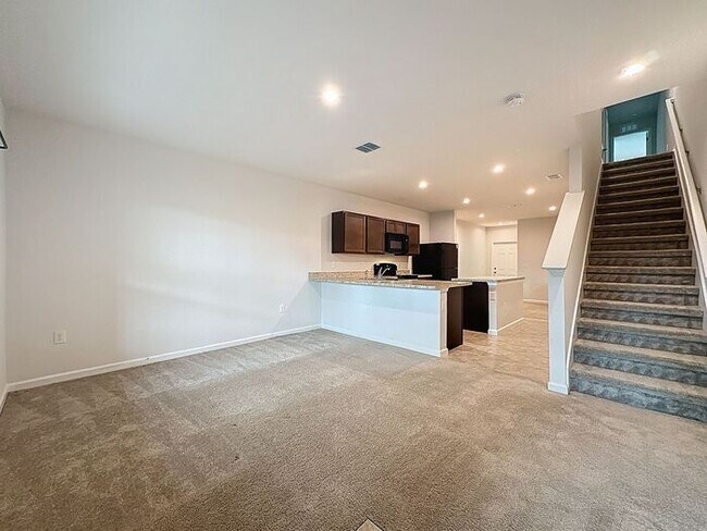 Foto del edificio - Dream Townhome in Davenport !