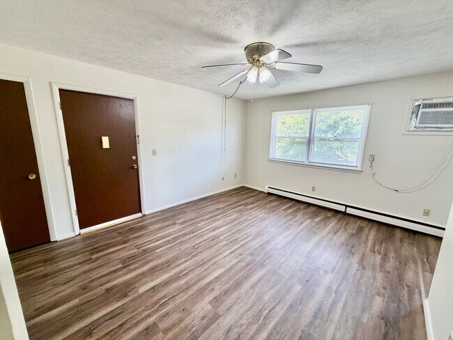Foto del edificio - 102 College Park Ct