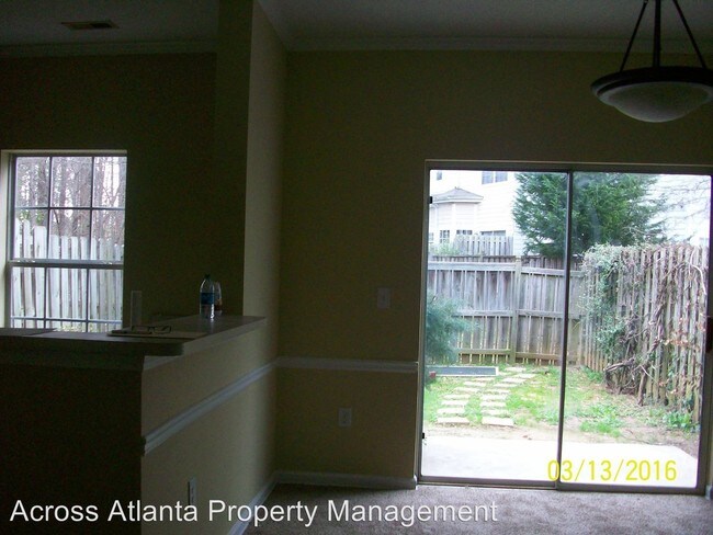 Building Photo - 240 Rosewood Way NW