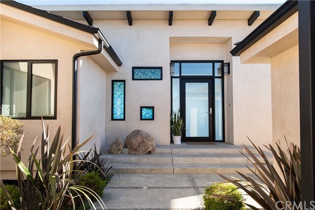 Building Photo - 2305 Temple Hills Dr