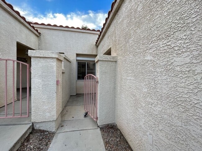 Building Photo - 5155 Briar Patch Way