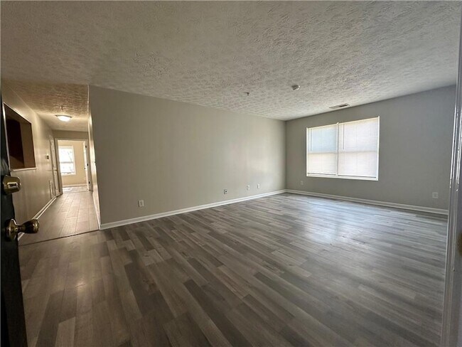 Building Photo - 13202 Fairington Ridge Cir