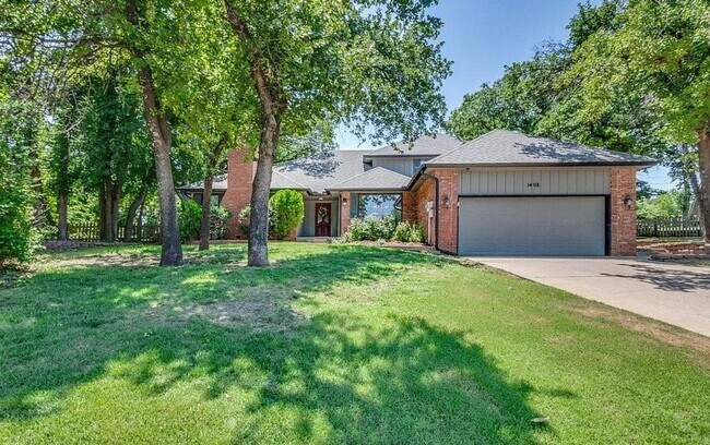 Foto del edificio - Massive 4BD/3BTH and 2 Car garage Home! Minutes from I-35