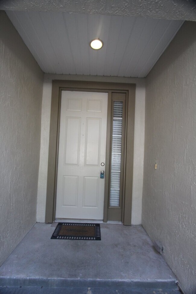 Building Photo - Townhome in Oakleaf Plantation