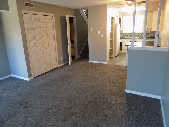 Foto del edificio - 5553 Canterbury Ln