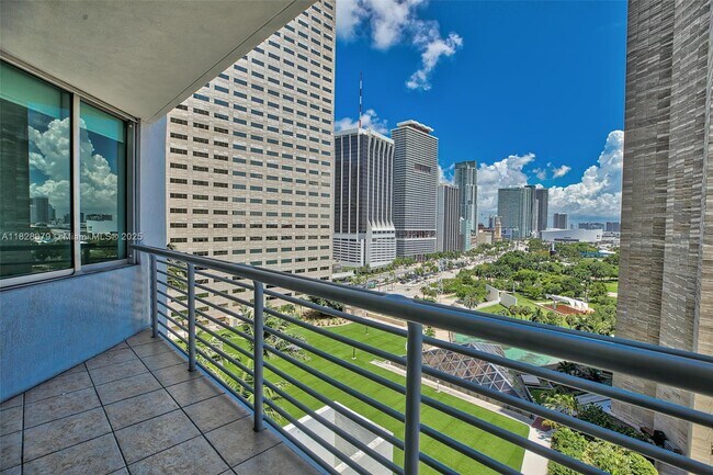 Building Photo - 335 S Biscayne Blvd