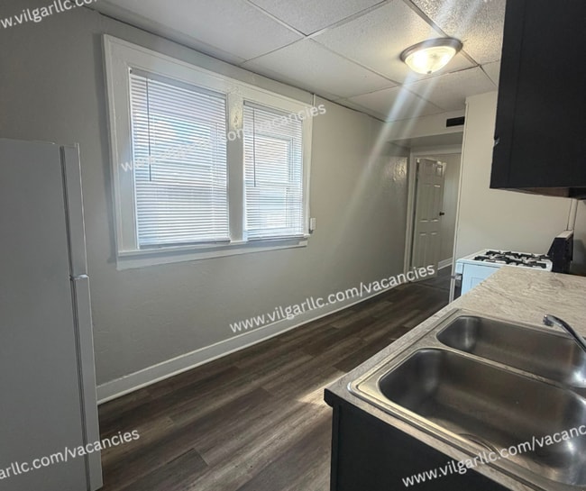 Building Photo - 4834 Euclid Ave