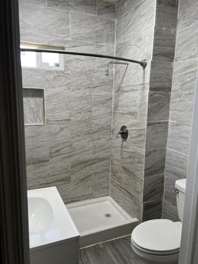 Building Photo - 2130 S 7th Ave