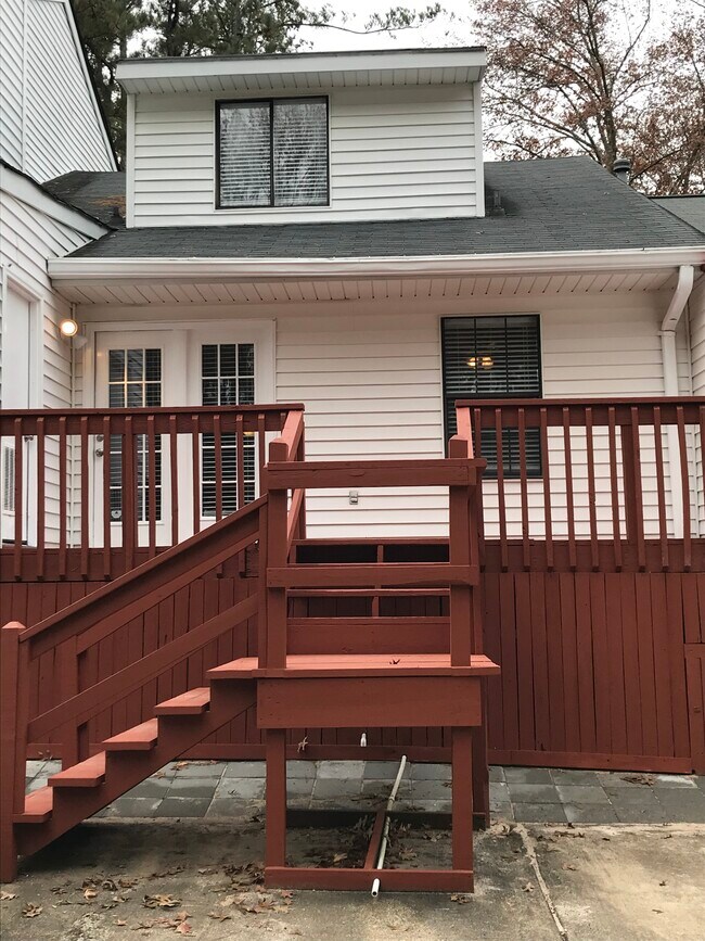 Large Patio & Extra Storage - 5416 Park Pl S