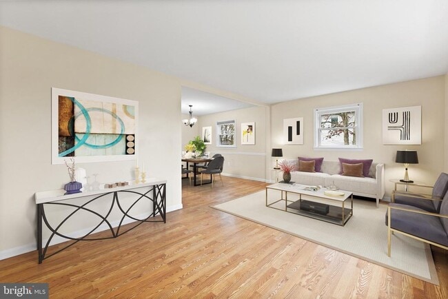 Foto del edificio - 7310 Lanham Ln
