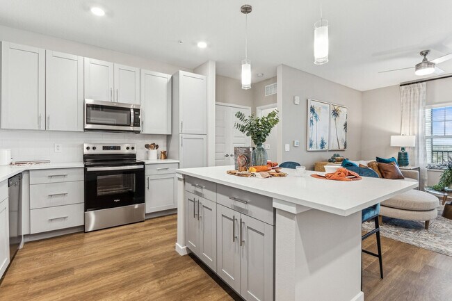 Foto del edificio - Waterleigh Village Luxury Apartments