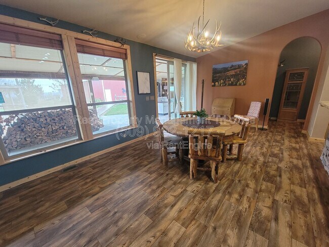 Foto del edificio - 52203 WA-225