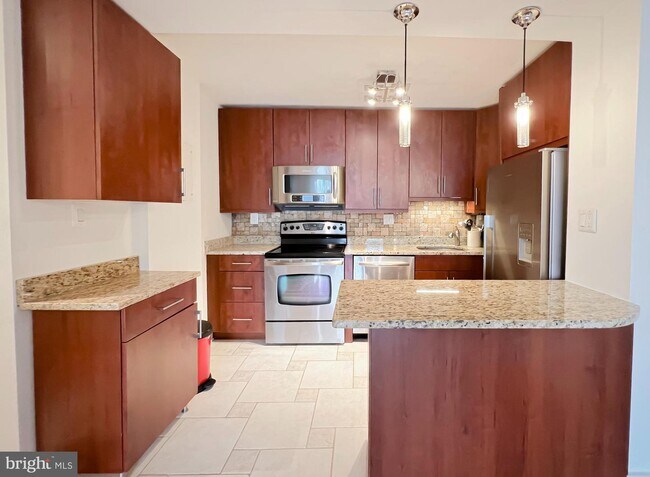 Building Photo - 1325 18th St NW