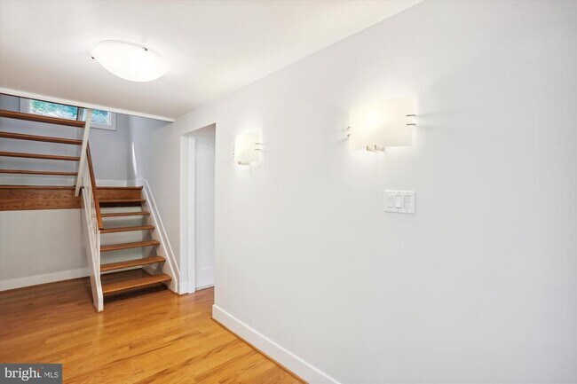 Foto del edificio - 8206 Stone Trail Dr