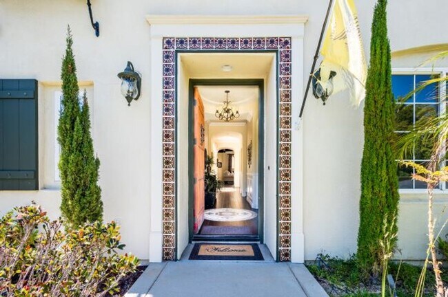 Building Photo - Picture-Perfect Home in highly desirable E...