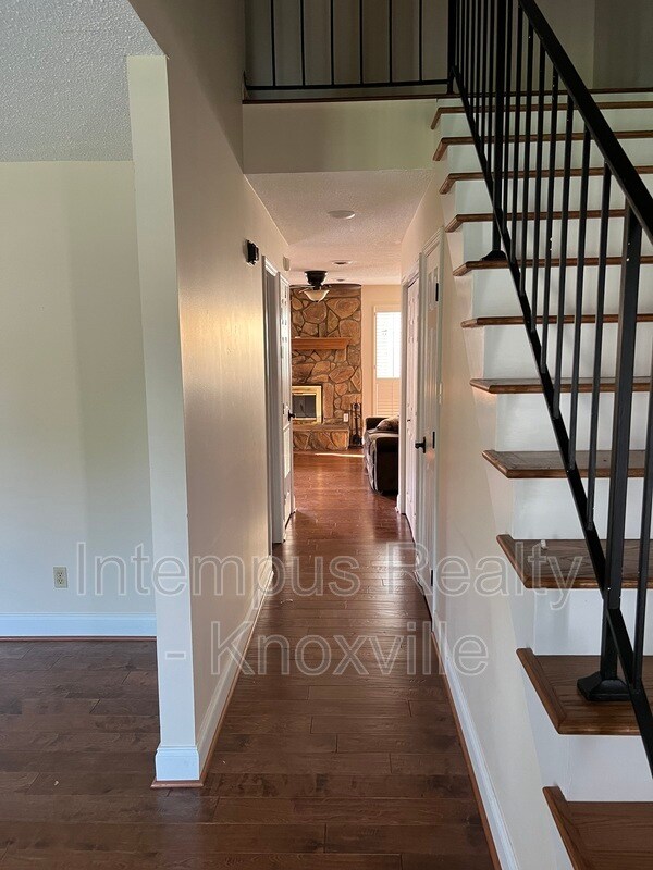 Building Photo - 7914 Gleason Dr