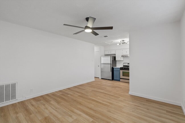 Foto del edificio - 5700 Cherry Park