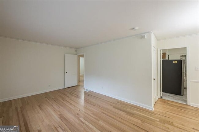Building Photo - 2293 Vistamont Dr