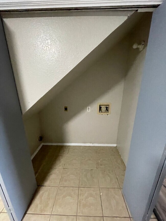 Foto del edificio - Beautiful 2bed/1bath Apartment Home