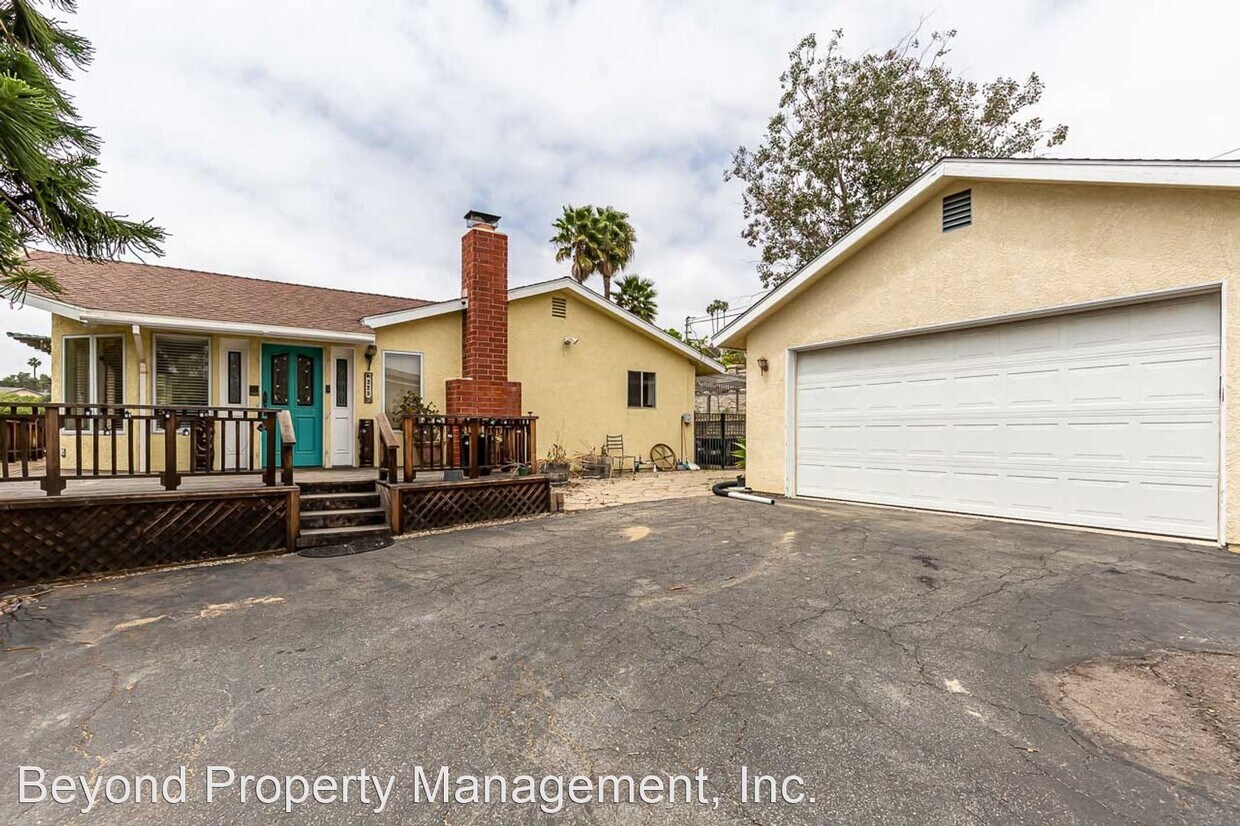 Foto principal - 3 br, 2 bath House - 225 Poinsettia Ave