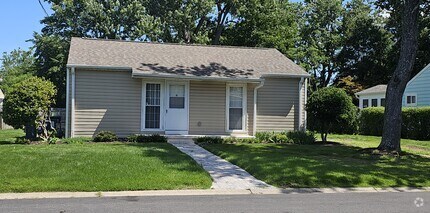 Building Photo - 116 Edale Ave
