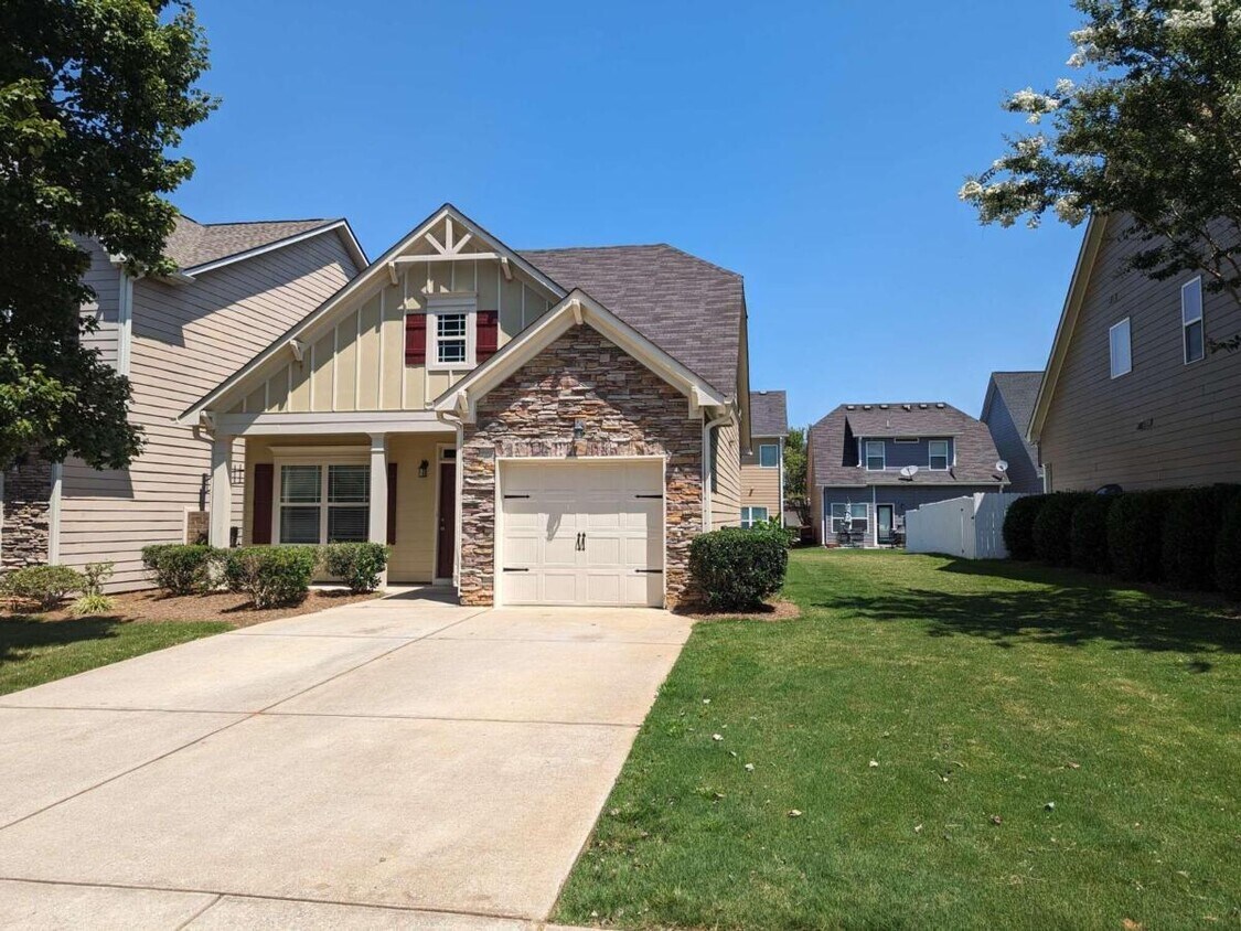 Primary Photo - 62 Oakmont Dr