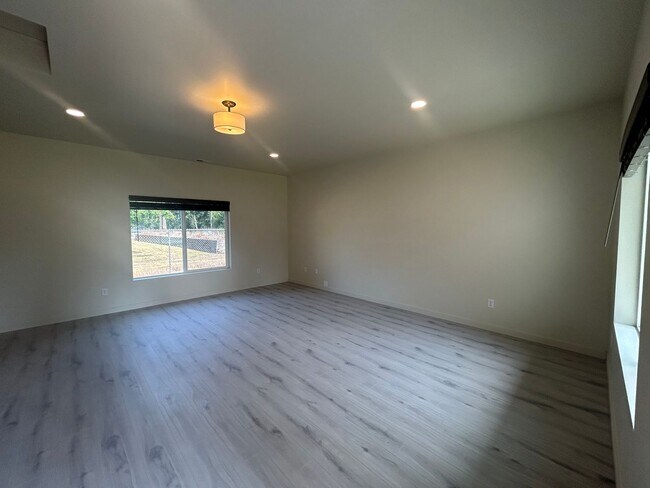 Foto del edificio - 5203/5205 208 th St E