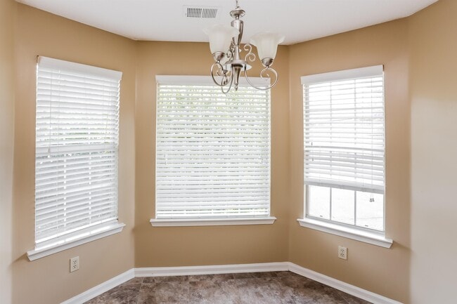 Foto del edificio - 7094 Showboat Ln