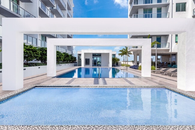 Foto del edificio - 3801 Biscayne Blvd