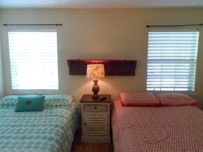 Building Photo - 13545 Northshore Loop