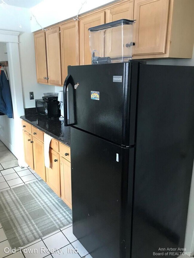 Foto del edificio - 5 br, 2 bath House - 1206 Cambridge Court