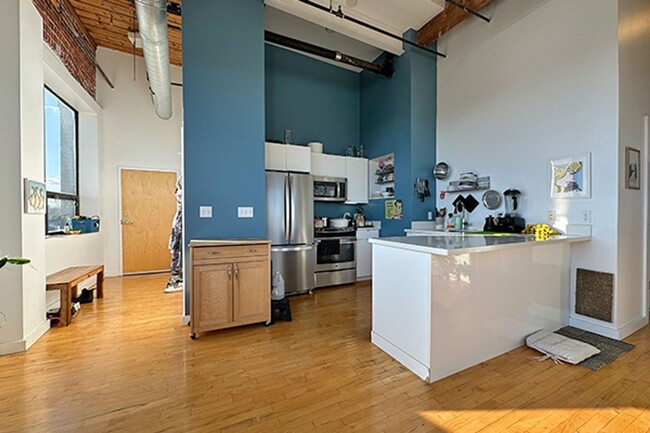 Foto del edificio - Avl Now - Downtown Salem luxury loft-style...