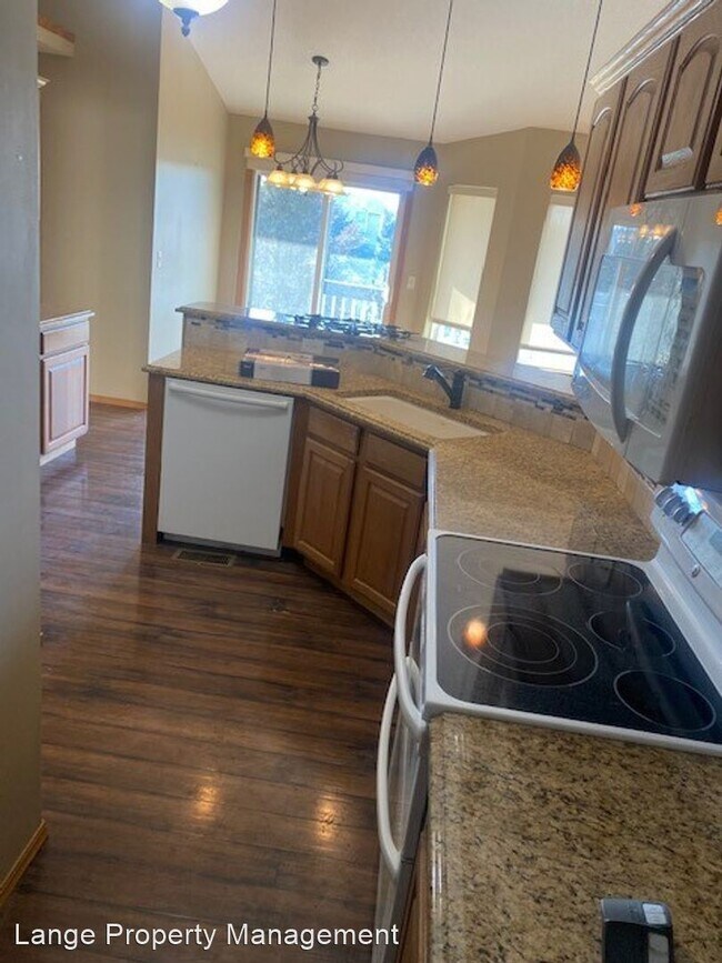 Building Photo - 3 br, 3 bath House - 2450 S. Westgate