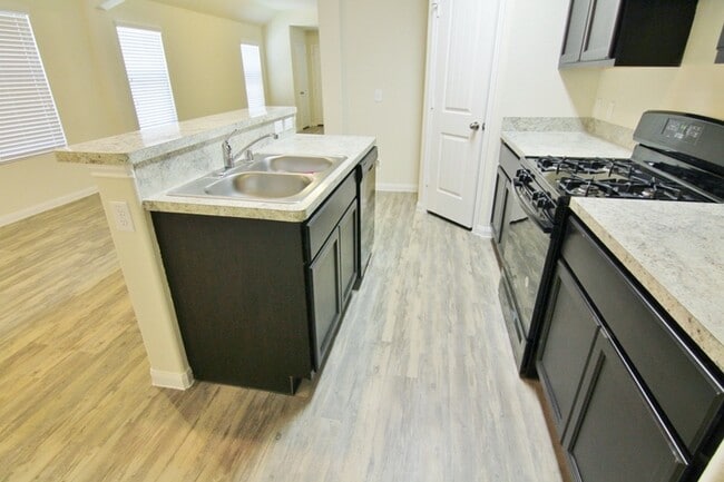 Building Photo - Bavaria - 12071 Pia Dr, Houston, TX, 77044